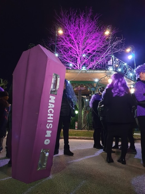 La Asamblea Feminista entierra el machismo