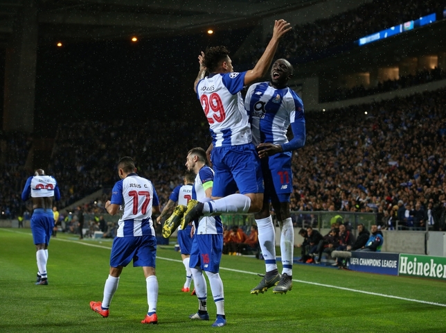 Manchester United y Oporto pasan a cuartos