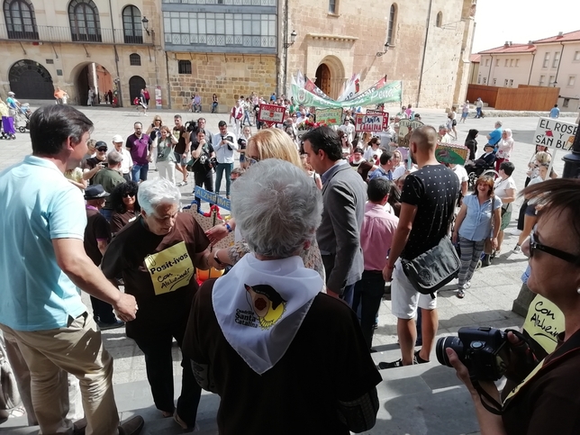 Alzheimer Soria celebra su particular desfile de San Juan