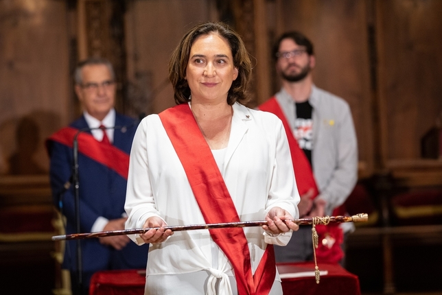 Colau, alcaldesa de Barcelona con los votos del PSC y Valls