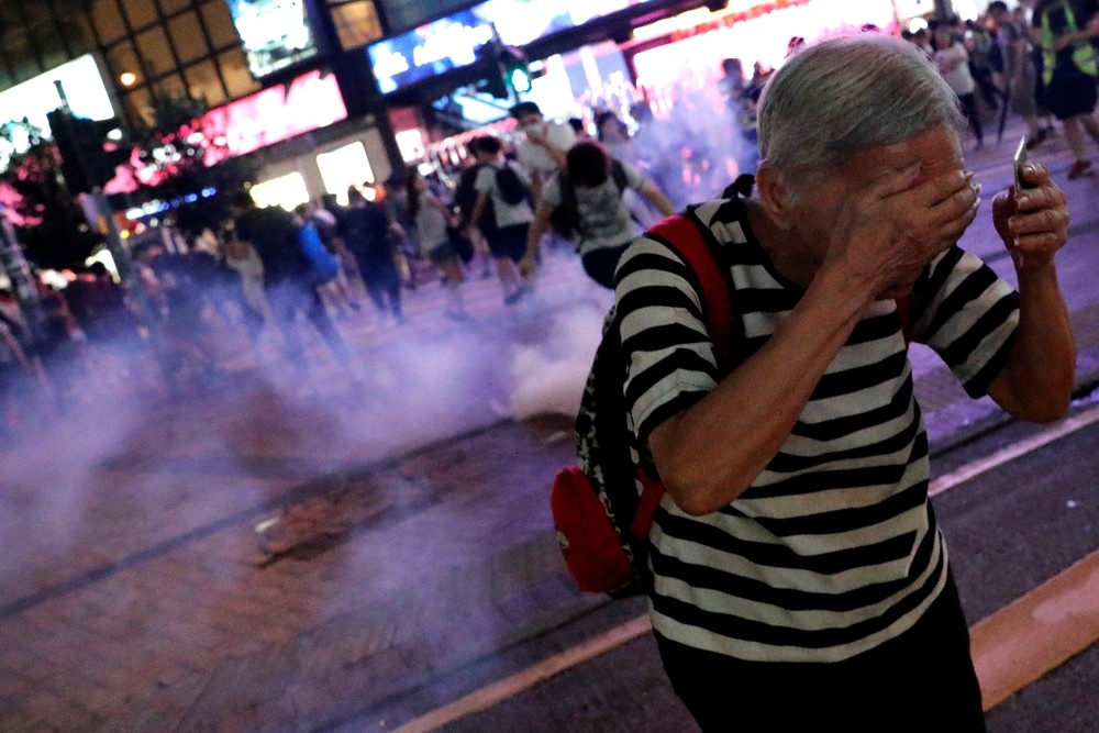 Nuevos disturbios entre Policía y manifestantes en Hong Kong
