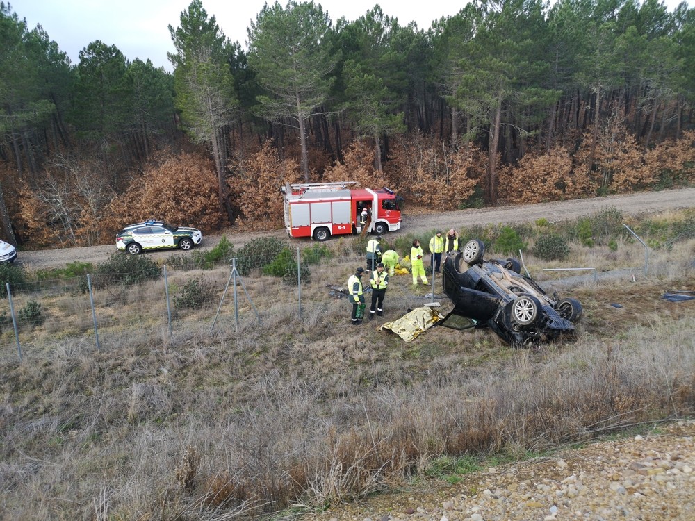 Muere un conductor al salirse de la A-15 cerca de Soria