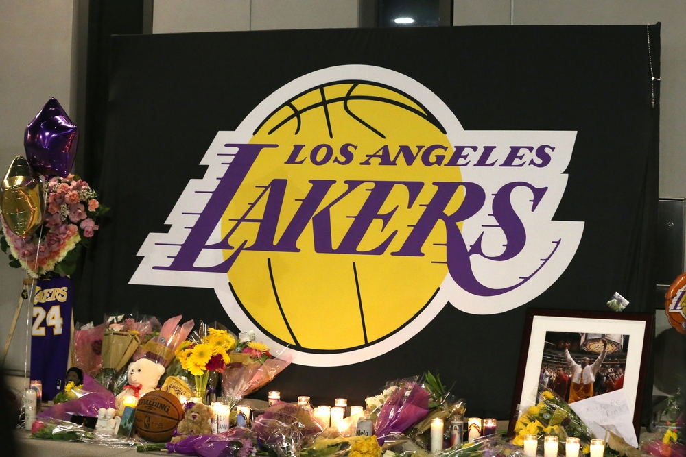Former Los Angeles Laker Kobe Bryant dies in helicopter crash