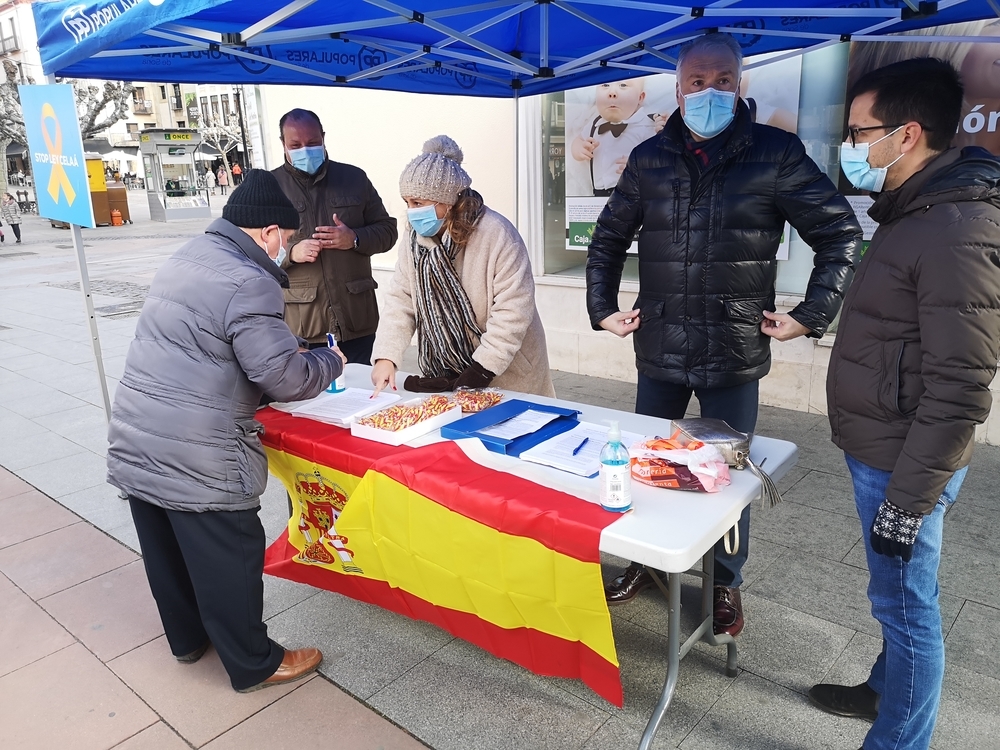 EL PP de Soria recoge firmas de nuevo contra la Ley Celaá