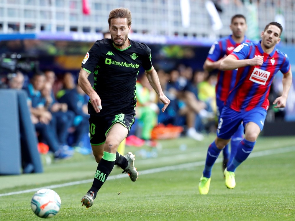 Eibar y Betis empatan en un partido trepidante