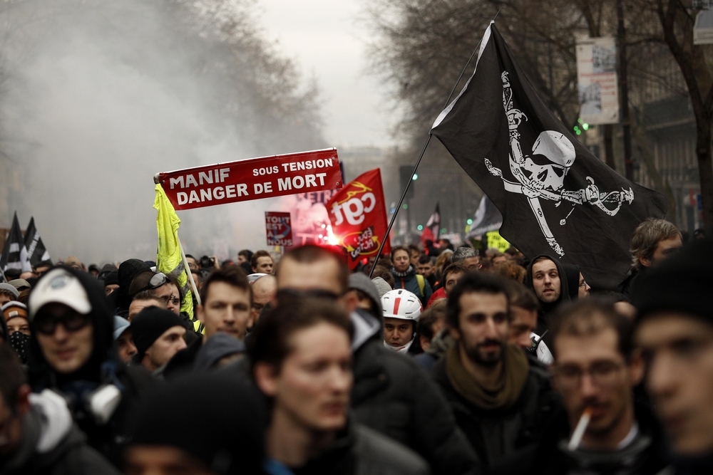 Los franceses renuevan su pulso a la reforma de Macron