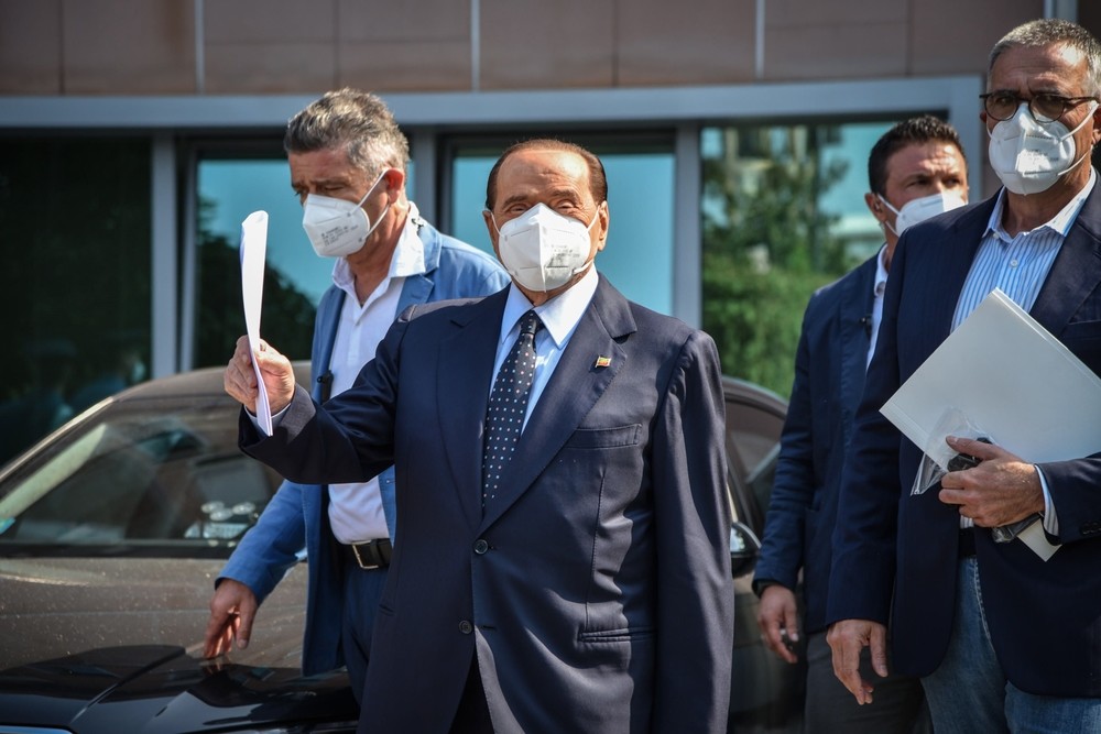 Berlusconi recibe el alta: 