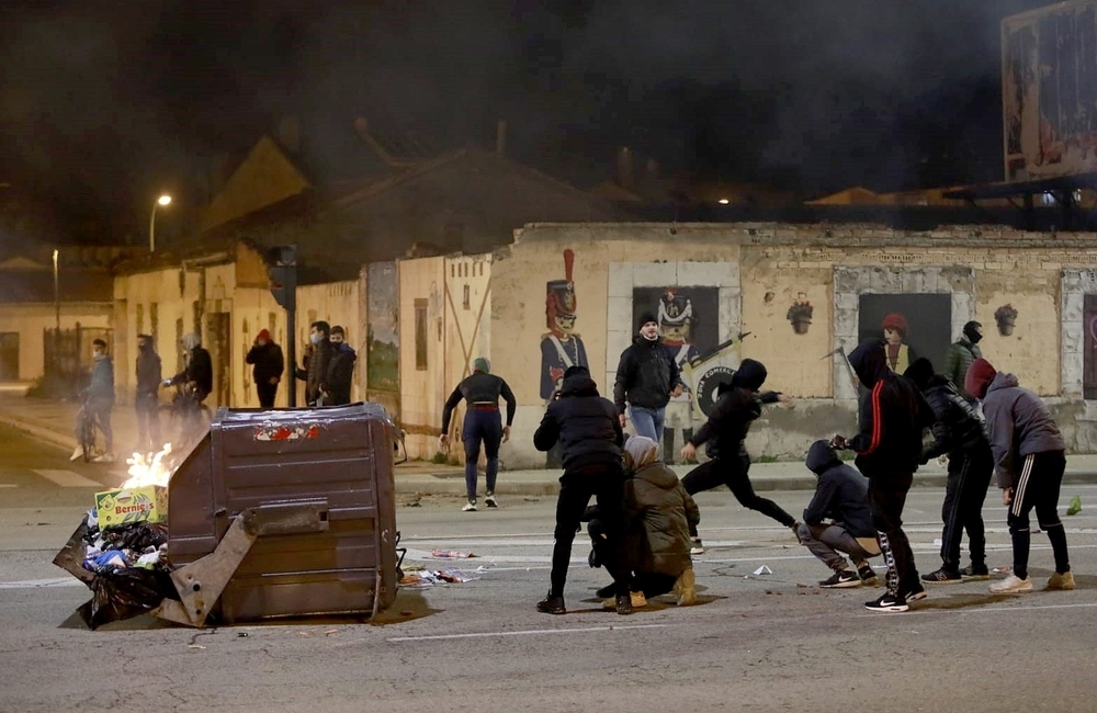 Disturbios en un barrio de Burgos contra el toque de queda