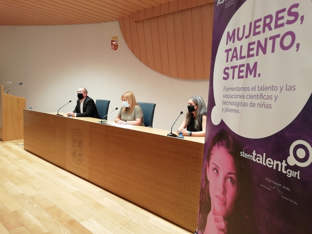 La Junta implanta en Soria el proyecto STEM Talent Girl