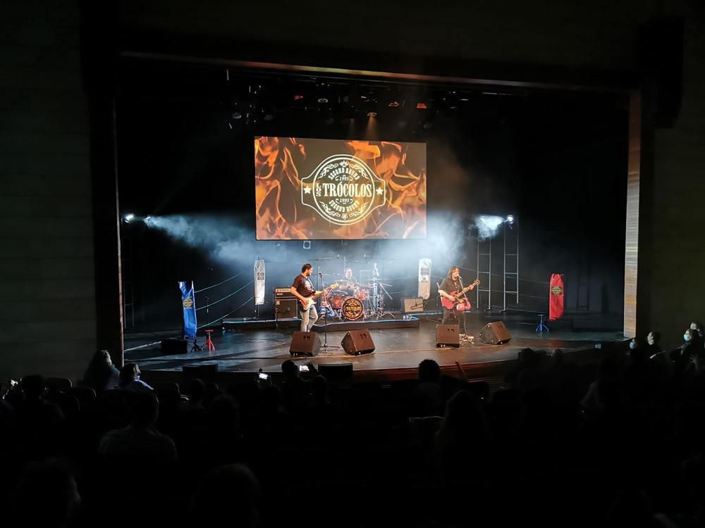 'Los Trócolos' llenan de rock y público La Audiencia