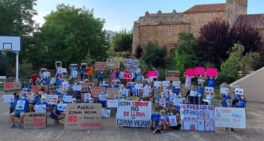 Oposición vecinal a la granja porcina en Fuensaúco