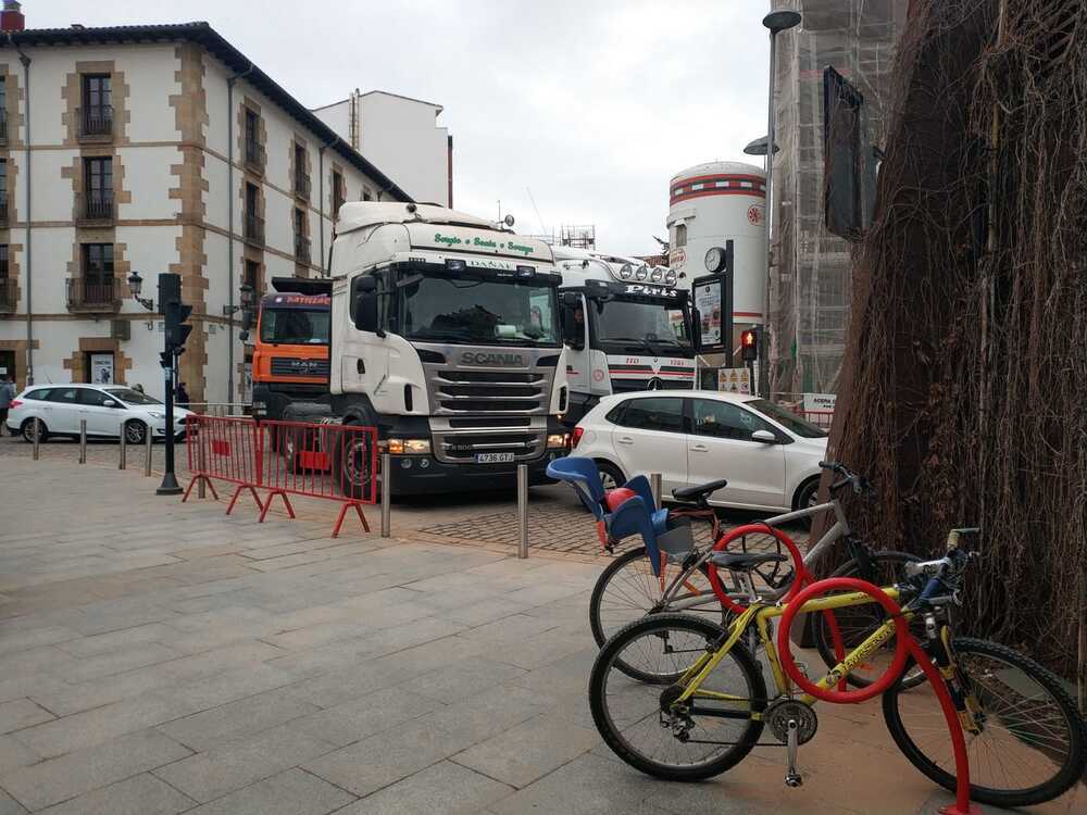 Los camiones colapsan el centro de Soria