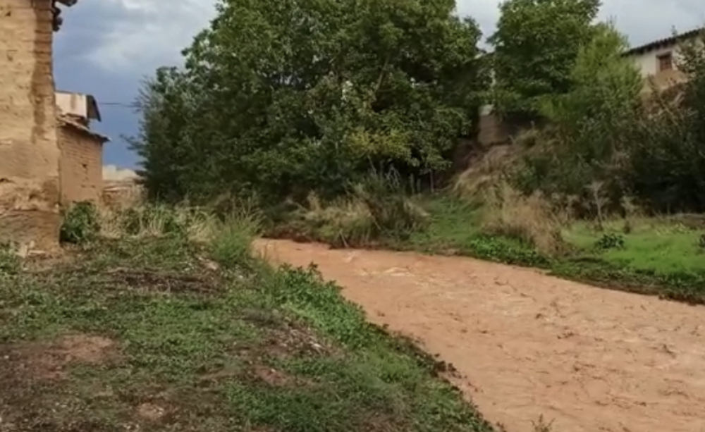 La crecida del Barranco del Gato pone en jaque a Torlengua