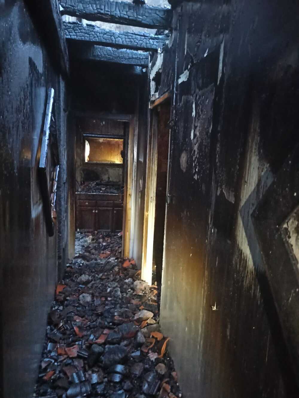 #VIDEO El fuego arrasa una vivienda de Vinuesa