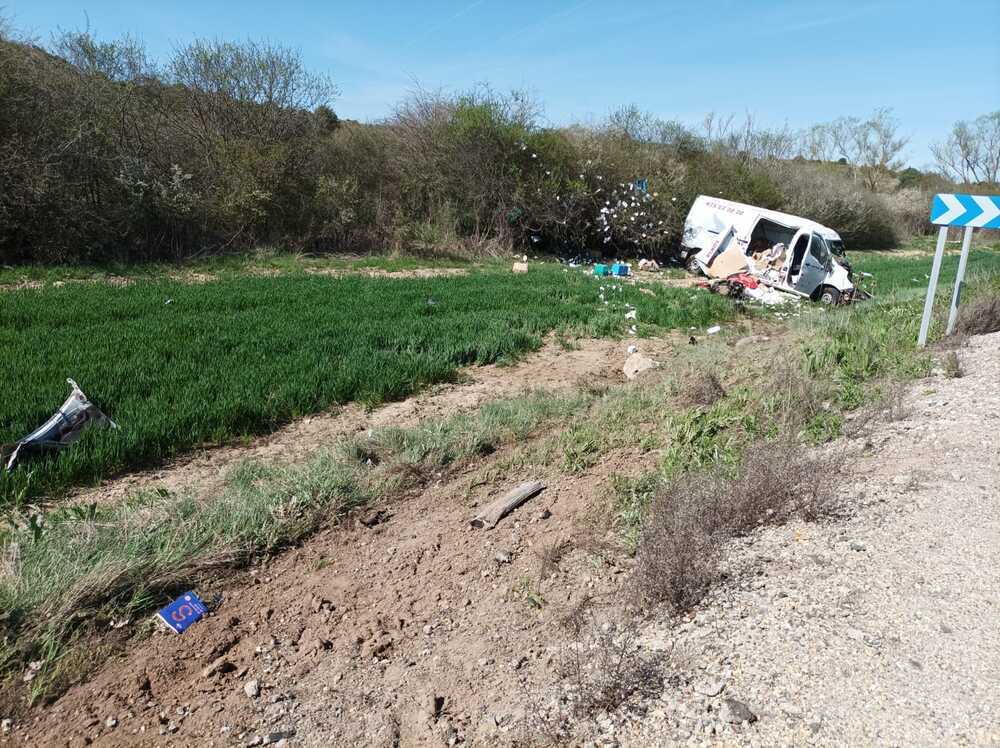 Un fallecido en choque entre turismo y furgoneta en  la 234