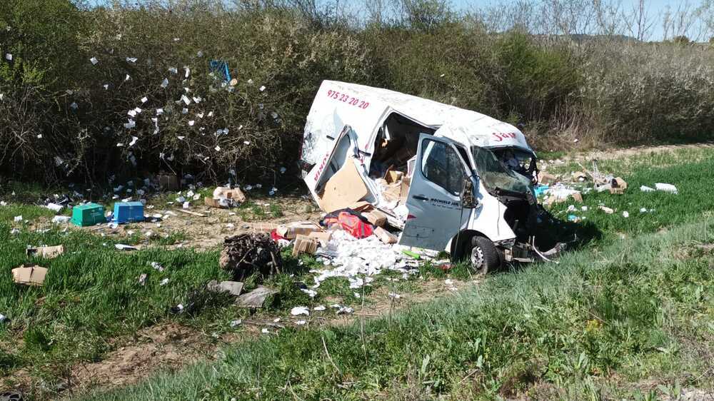 Un fallecido en choque entre turismo y furgoneta en  la 234