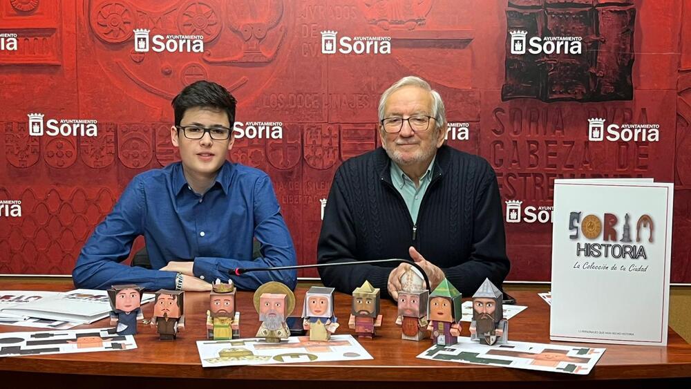 El diseñador Alejandro Herrero ha creado 15 recortables en 3D de personajes históricos de Soria.
