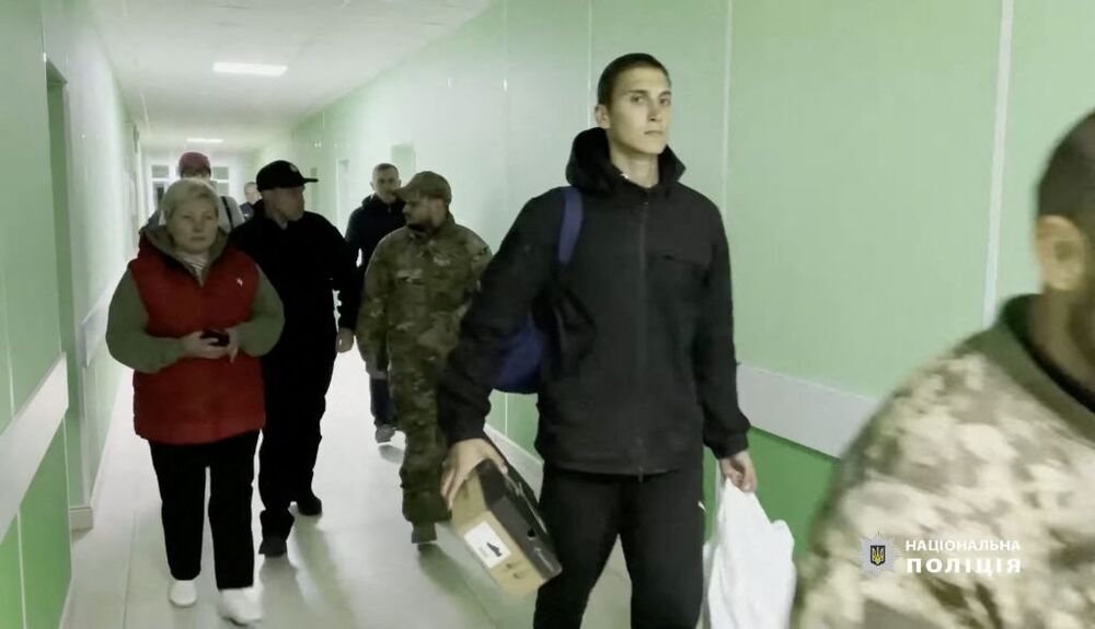 Ucrania y Rusia realizan el mayor intercambio de prisioneros