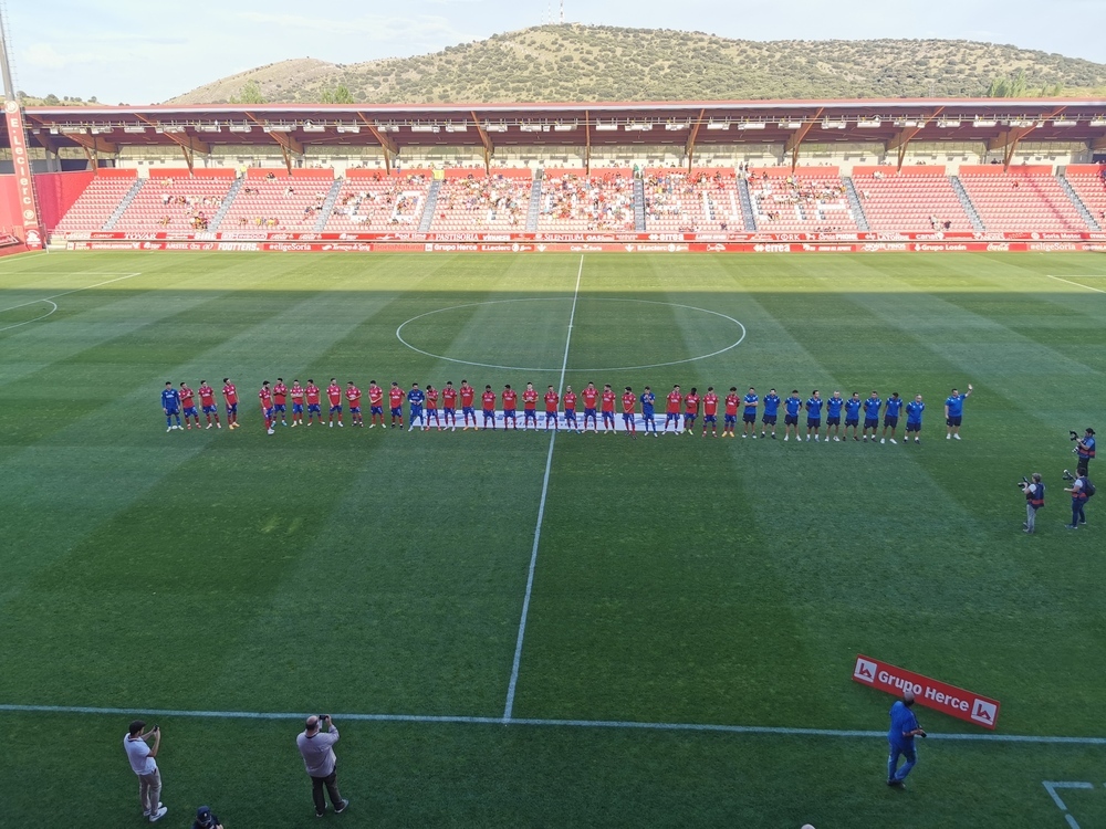 El Numancia de Primera RFEF se presenta en Los Pajaritos 