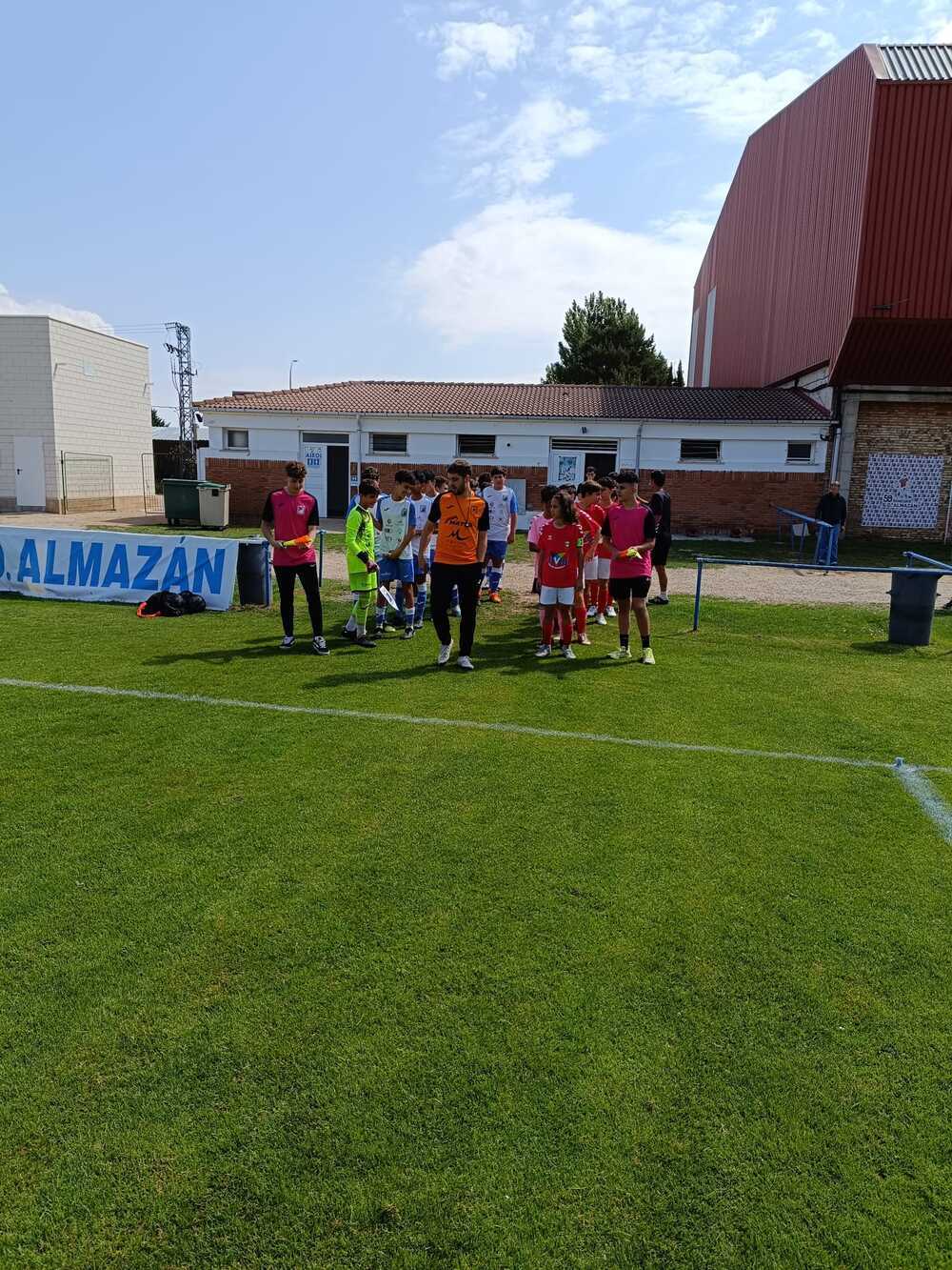 Madrid y Almazán unen lazos en torno al fútbol base