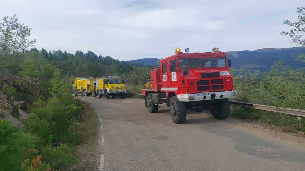 Fuego en la zona de Cabeza Alta en Duruelo de la Sierra