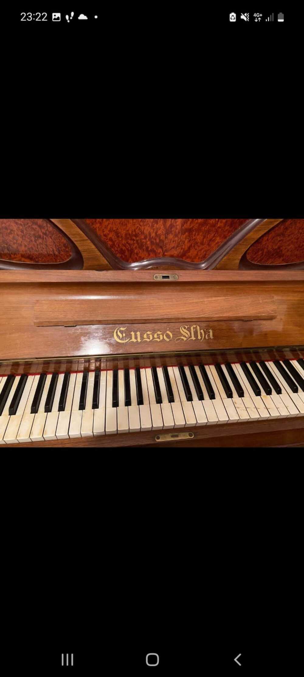 El nuevo piano ya luce en el Salón de los Espejos del Casino Círculo Amistad Numancia. 