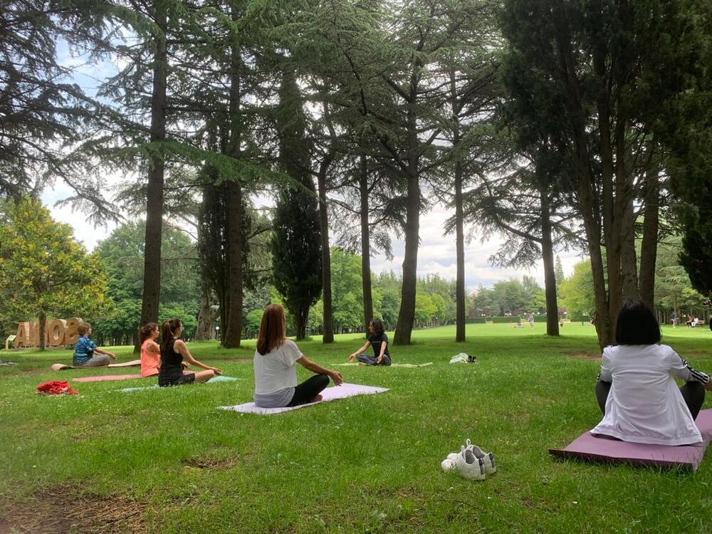 Soria celebra el Día del Yoga con una sesión al aire libre 