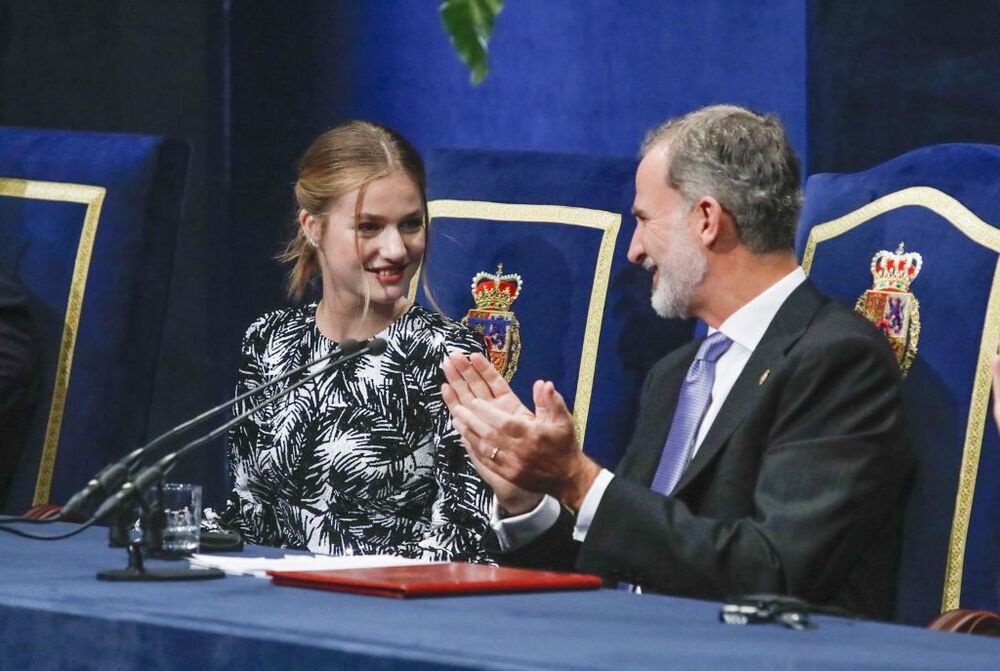 La Princesa de Asturias, Doña Leonor, y el Rey Felipe VI en una foto de archivo