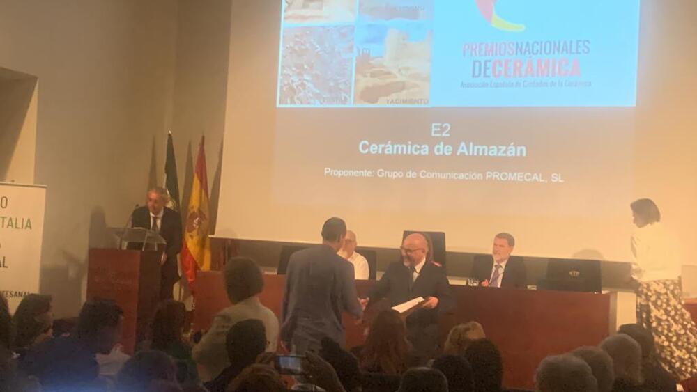 Ángel Martín, diploma en los premios nacionales de Cerámica