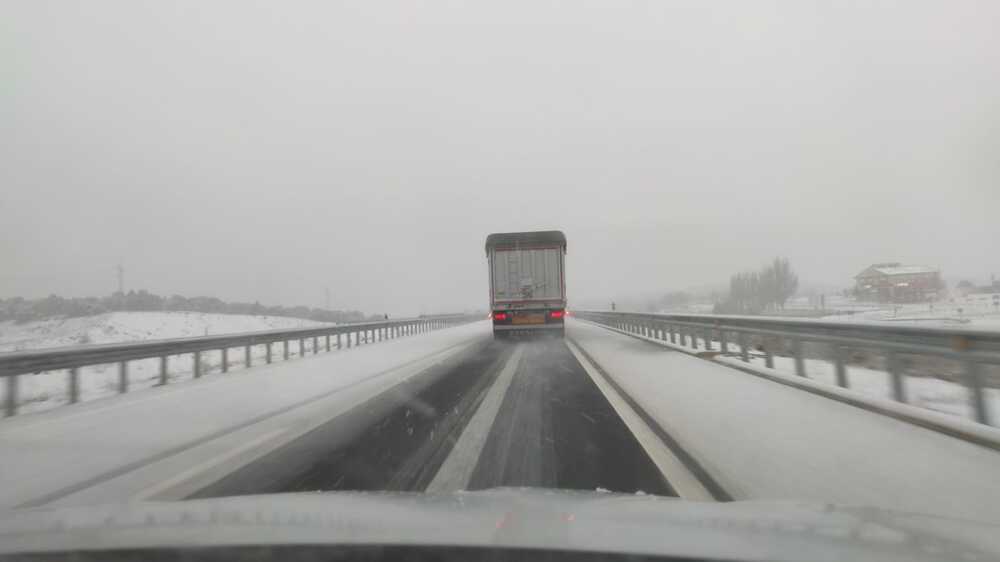 La nieve condiciona la circulación en las autovías de Soria