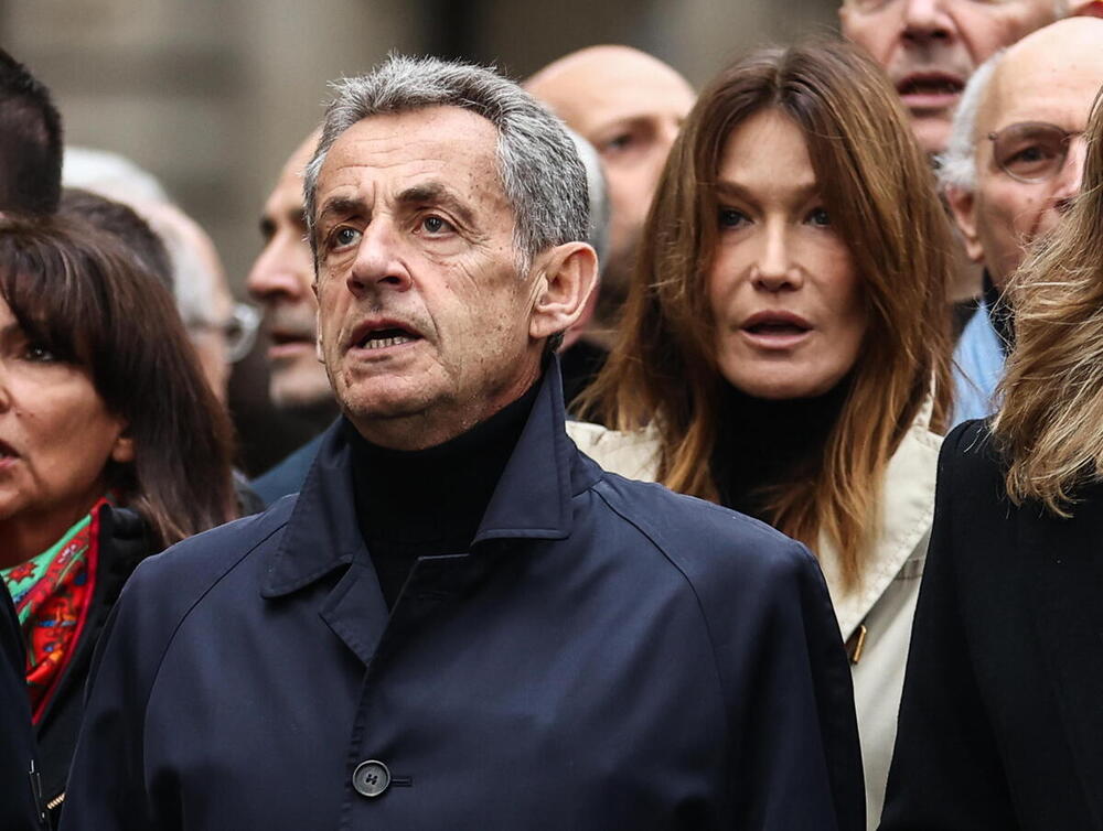 Foto de archivo del expresidente francés Nicolas Sarkozy y su esposa, la cantante italo-francesa Carla Bruni
