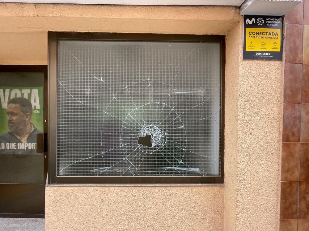 Vox denuncia la vandalización de su sede en Soria