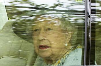 Isabel II retoma su trabajo desde el castillo de Windsor