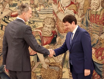 Felipe VI recibe a Mañueco tras su reelección como presidente