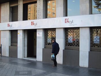 El desempleo cae un 23,6% en Castilla y León en 2021