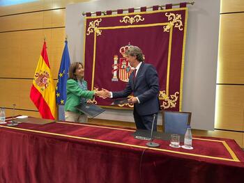 Soria encuentra un aliado en el Ministerio de Defensa