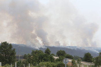 El incendio obliga a desalojar 14 pueblos pero 7 ya han vuelto