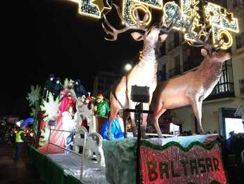 La cabalgata de Reyes llena de ilusión las calles de Soria