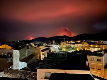 El incendio de Añón del Moncayo se ve desde Ágreda