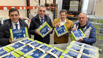 Caja Rural de Soria entrega 11.000 litros de leche al Balso