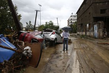 Al menos dos muertos por las inundaciones récord en Grecia