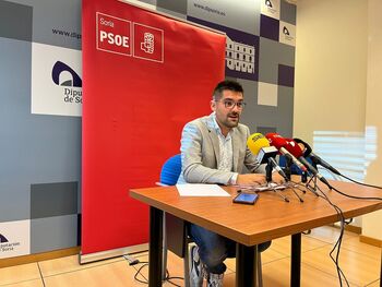 EL PSOE pide que se cobren las tasas de los aviones del ATI