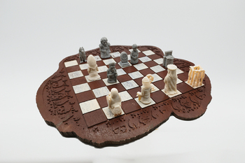 Un grupo de jóvenes sorianos crea el ajedrez de las Ánimas