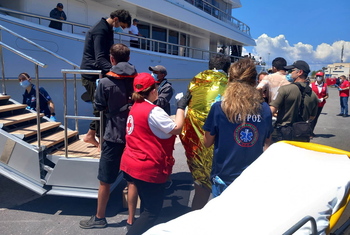 Fallecen 79 migrantes tras hundirse una embarcación en Grecia