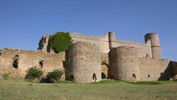 Nueva petición para conservar el castillo de Caracena