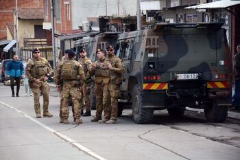 La OTAN despliega 700 soldados más en Kosovo