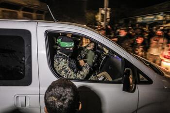 Hamás libera a seis nuevos rehenes israelíes