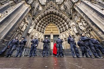 La catedral de Colonia cierra por temor a atentados