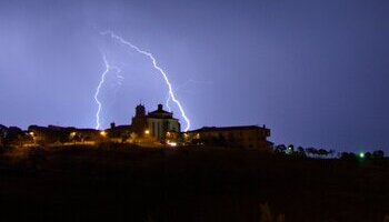 Espectacular 'lluvia' de rayos en Soria la noche del viernes