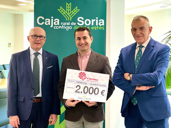 Caja Rural dona 2.000 euros a Cáritas para alimentos